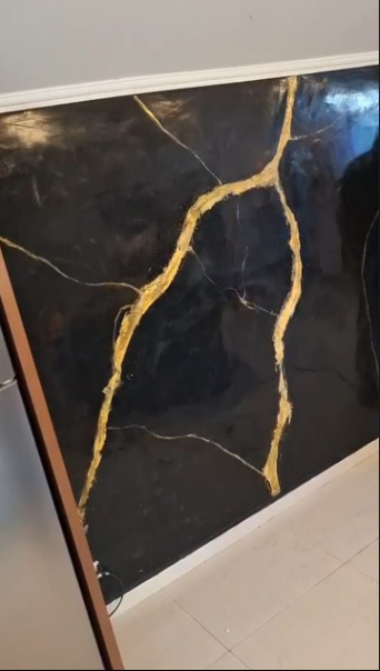 Pintor em Curitiba realizando acabamento profissional